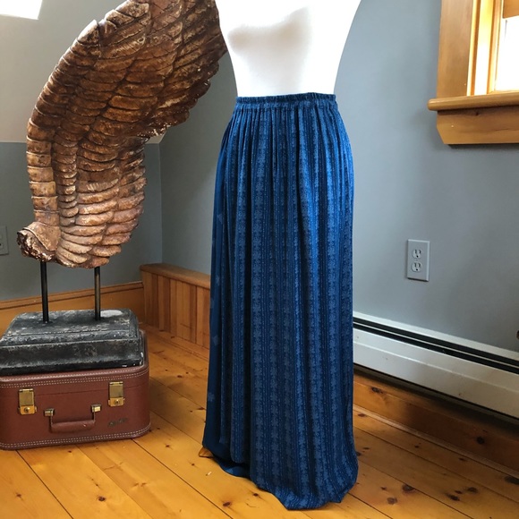 90’s Y2K Flowy Blue Wrap Skirt - Picture 3 of 12
